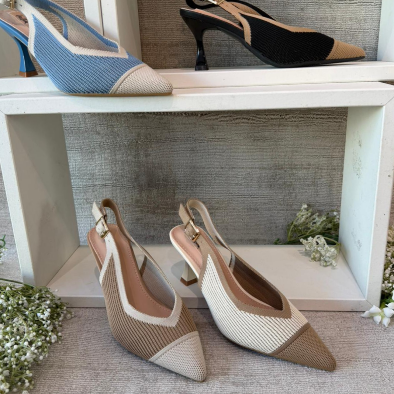 Two-Tone Knit Pointed Heel