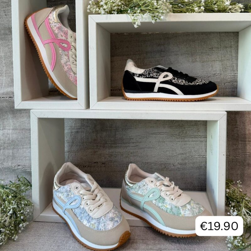 Floral Retro Casual Sneakers