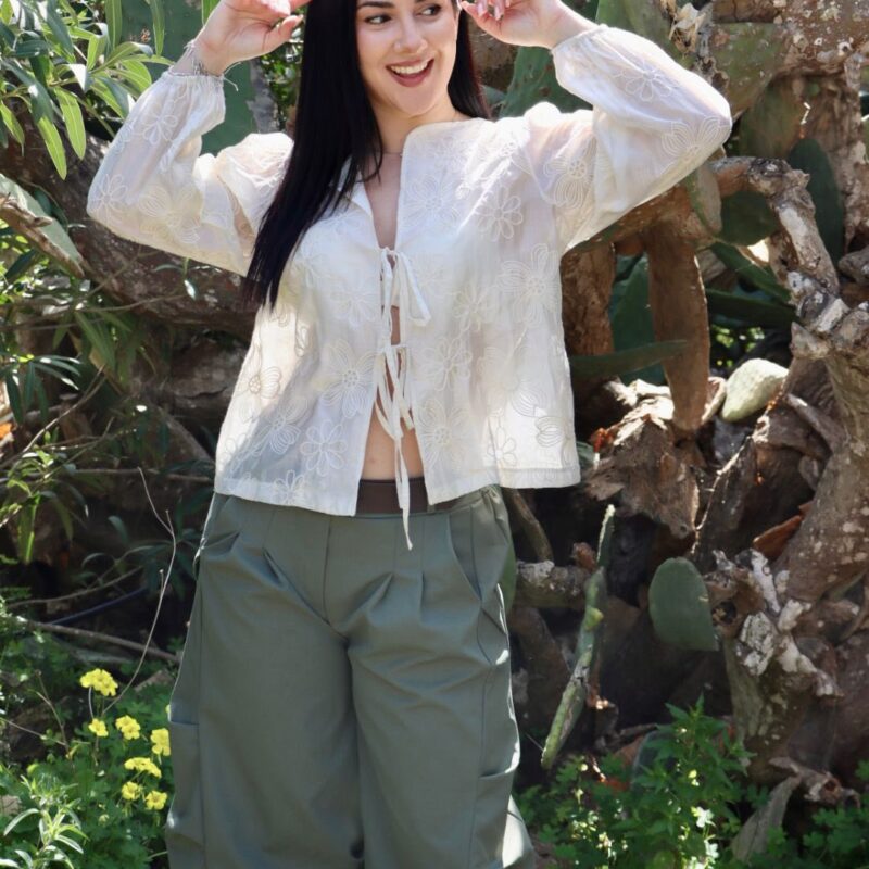 High-Waisted Cargo Trousers with Relaxed Fit and Utility Pockets